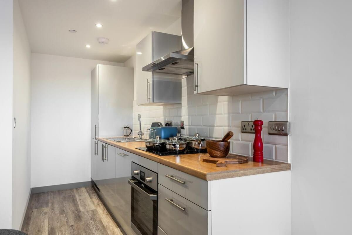 Contemporary 1 Bedroom Apartment In Central Hull Kingston upon Hull Bagian luar foto
