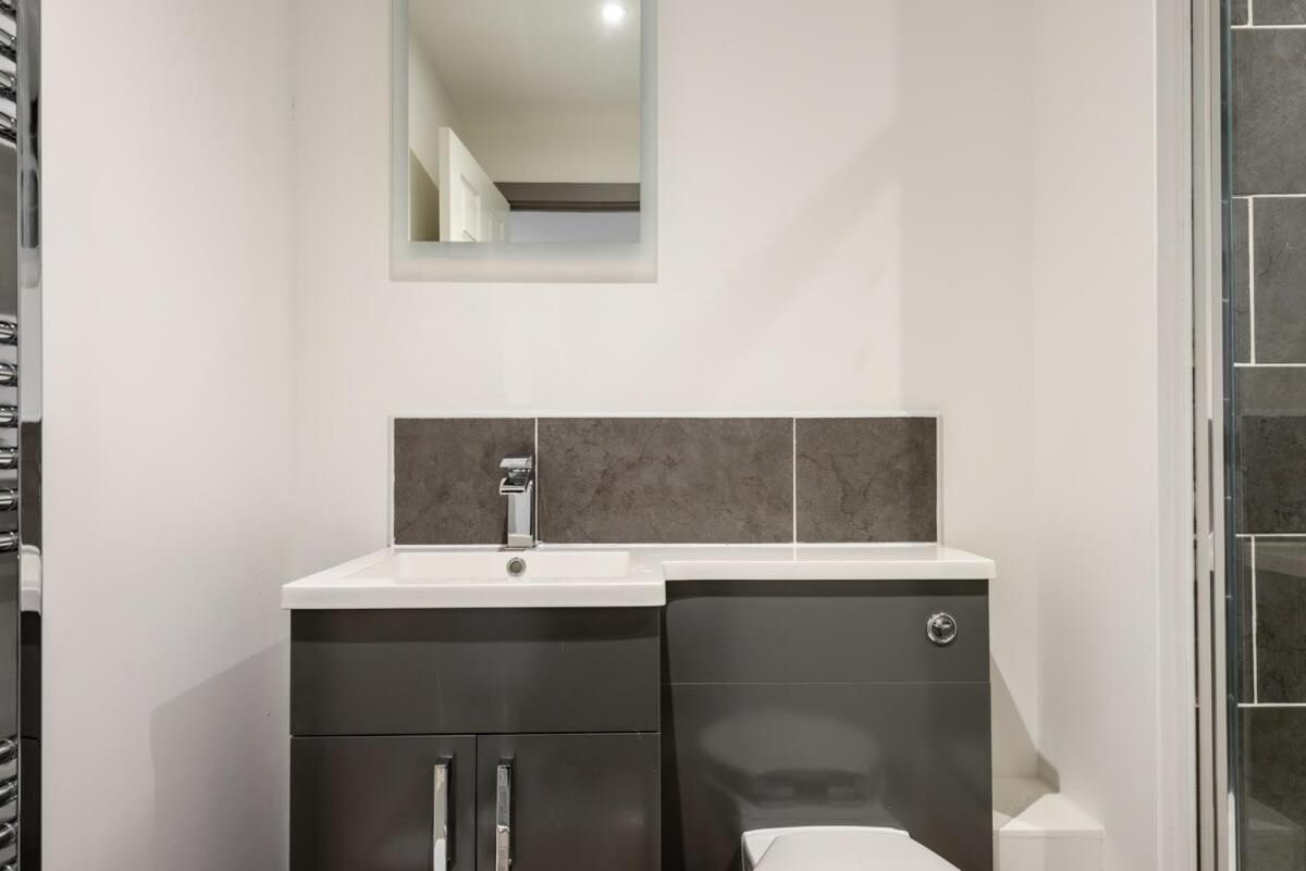 Contemporary 1 Bedroom Apartment In Central Hull Kingston upon Hull Bagian luar foto