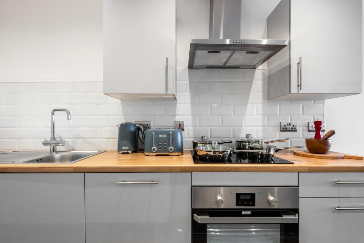 Contemporary 1 Bedroom Apartment In Central Hull Kingston upon Hull Bagian luar foto
